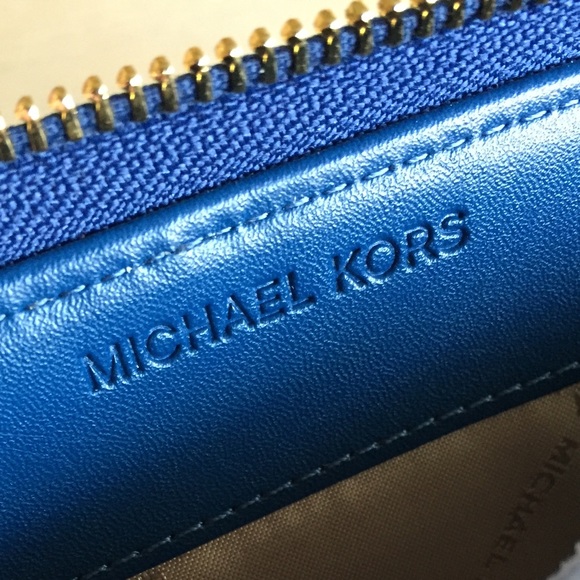 Michael Kors River Blue Multi Wallet, Wristlet - Picture 10 of 13